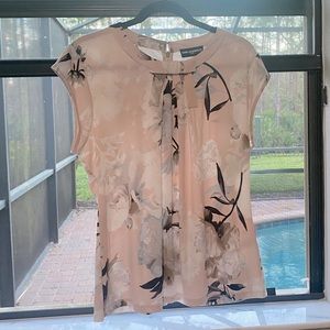 Like new - gorgeous Karl Lagerfeld blush floral top, size medium, cap sleeve